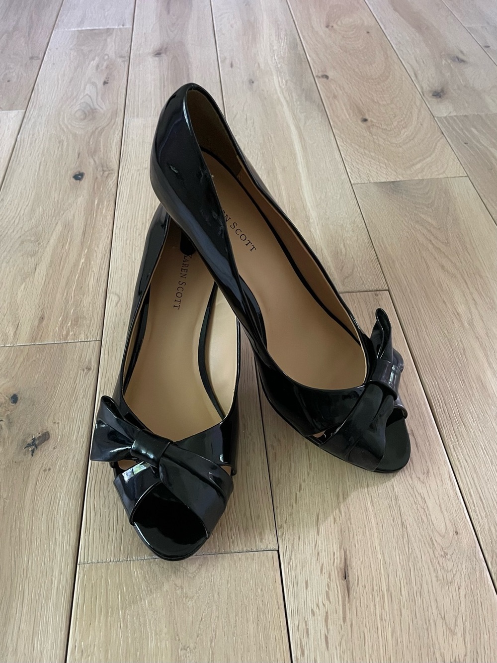 Karen Scott Black Patent Peep-Toe Bow Heels